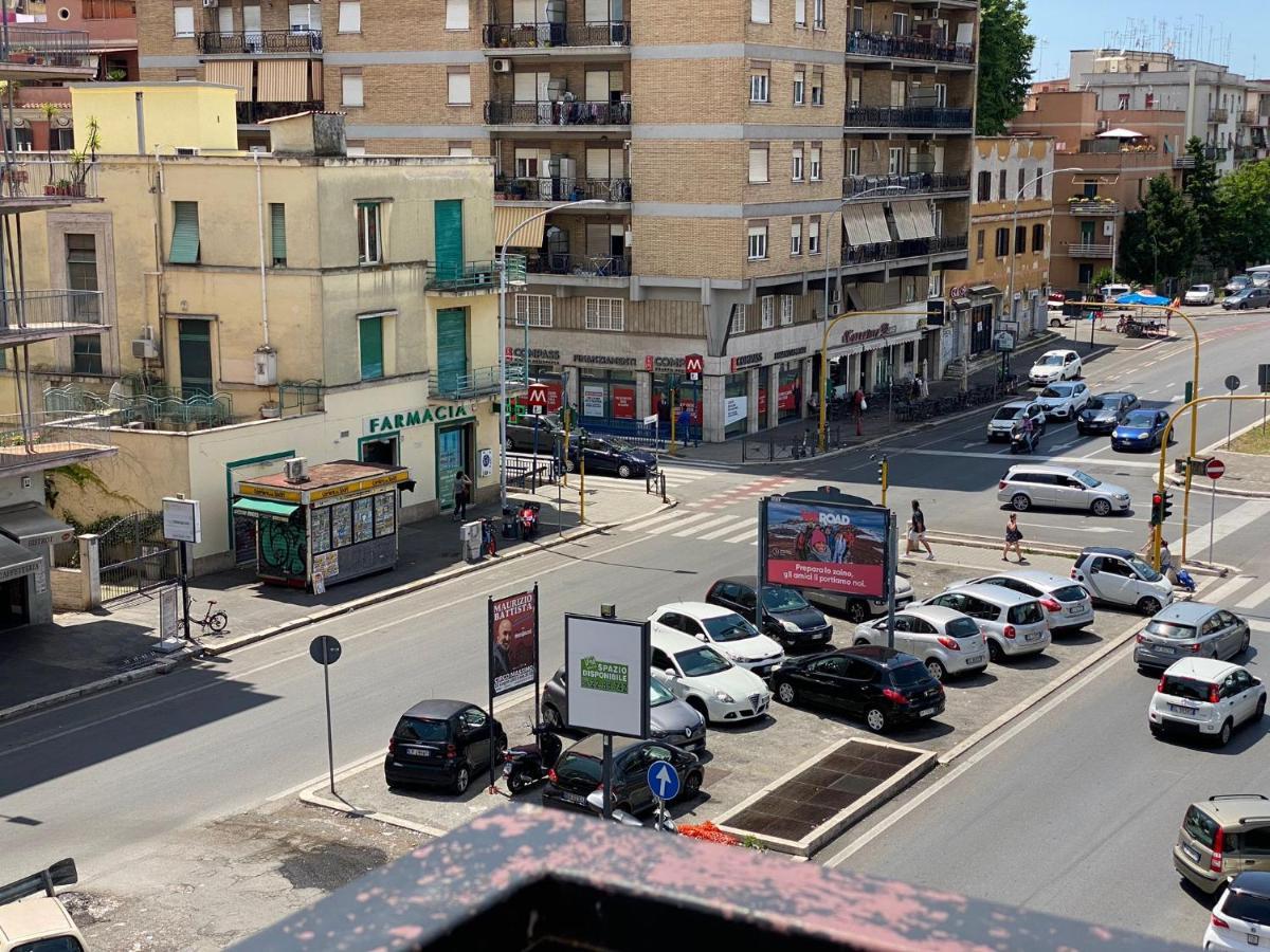 The Italian House In A Pochi Passi Dalla Metro A Lejlighed