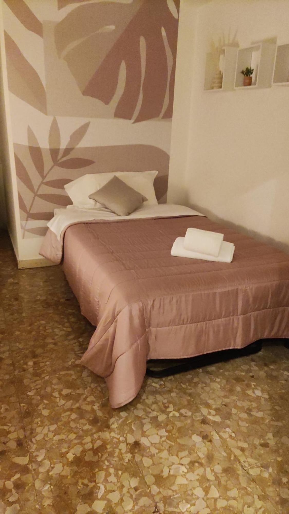 The Italian House In A Pochi Passi Dalla Metro A Lejlighed