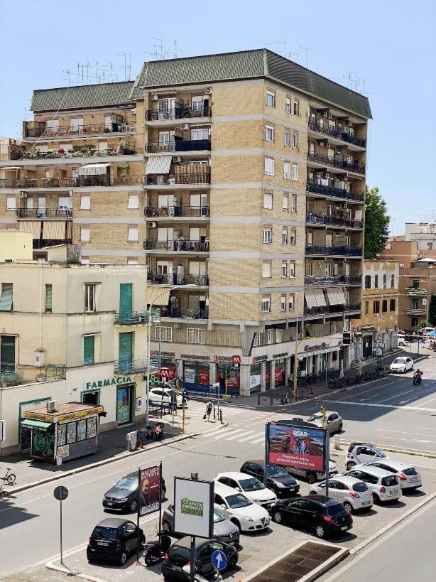 Lejlighed The Italian House In A Pochi Passi Dalla Metro A *